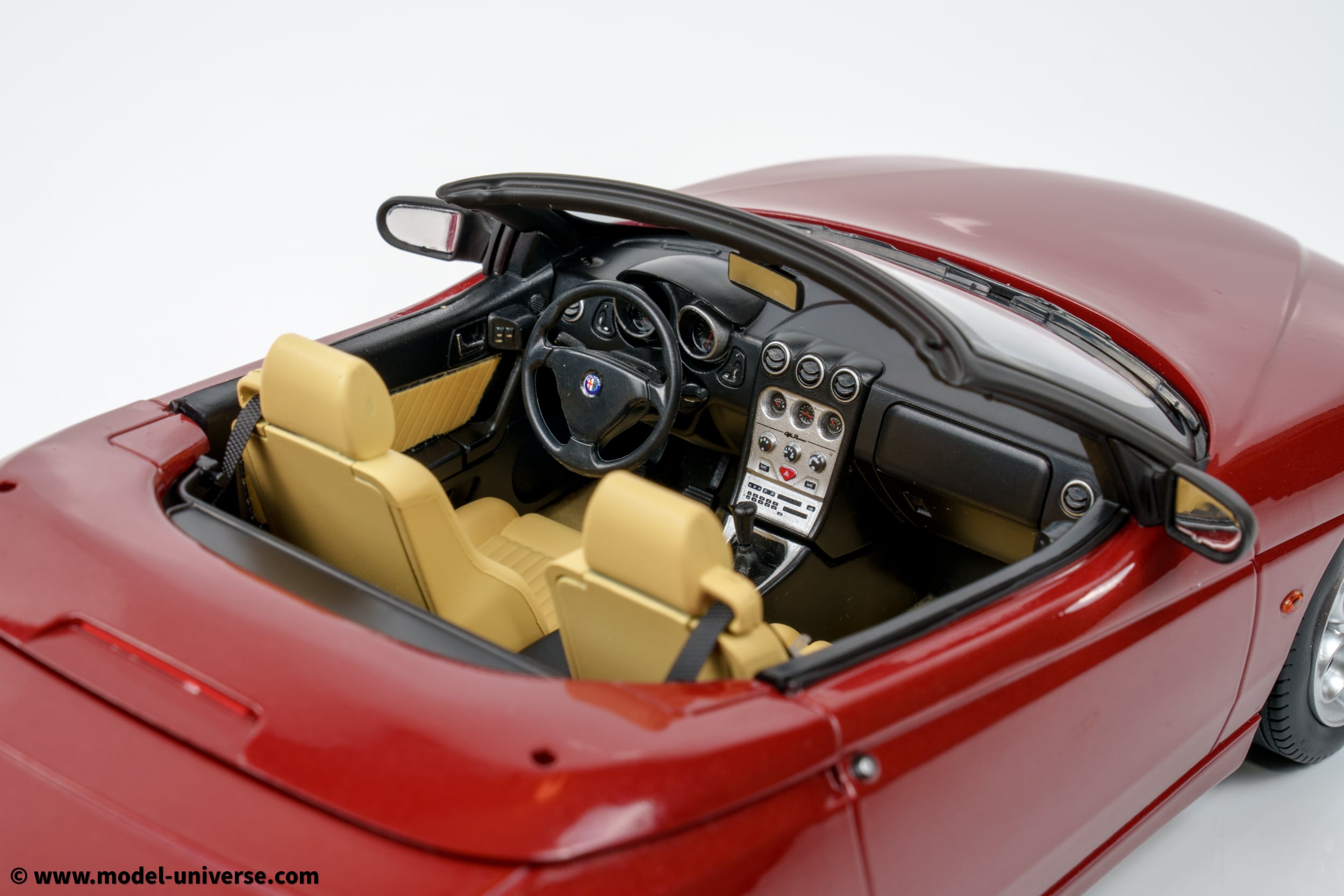 Norev - 1:18 Alfa Romeo Spider Proteo Red Metallic 1999 - Diecast Model 5 Norev - 1:18 Alfa Romeo Spider Proteo Red Metallic 1999 - Diecast Model