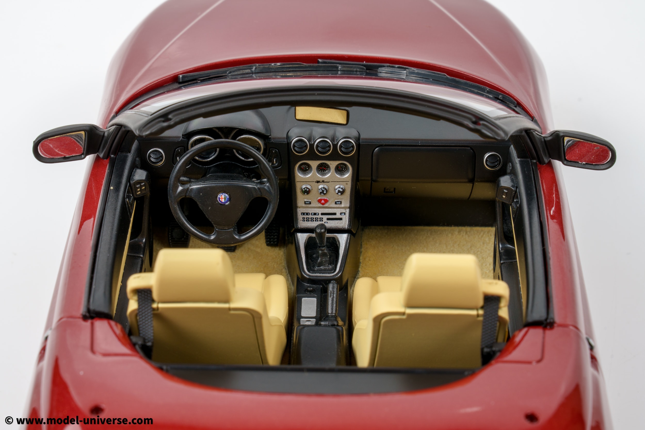 Norev - 1:18 Alfa Romeo Spider Proteo Red Metallic 1999 - Diecast Model 6 Norev - 1:18 Alfa Romeo Spider Proteo Red Metallic 1999 - Diecast Model