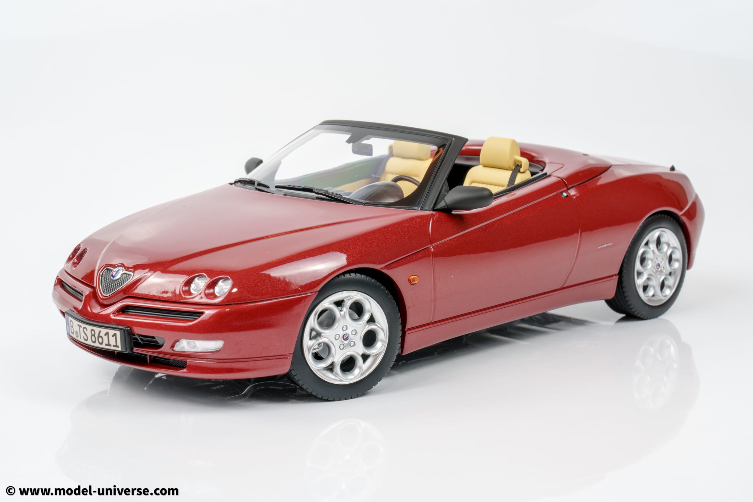 Norev - 1:18 Alfa Romeo Spider Proteo Red Metallic 1999 - Diecast Model 9 Norev - 1:18 Alfa Romeo Spider Proteo Red Metallic 1999 - Diecast Model