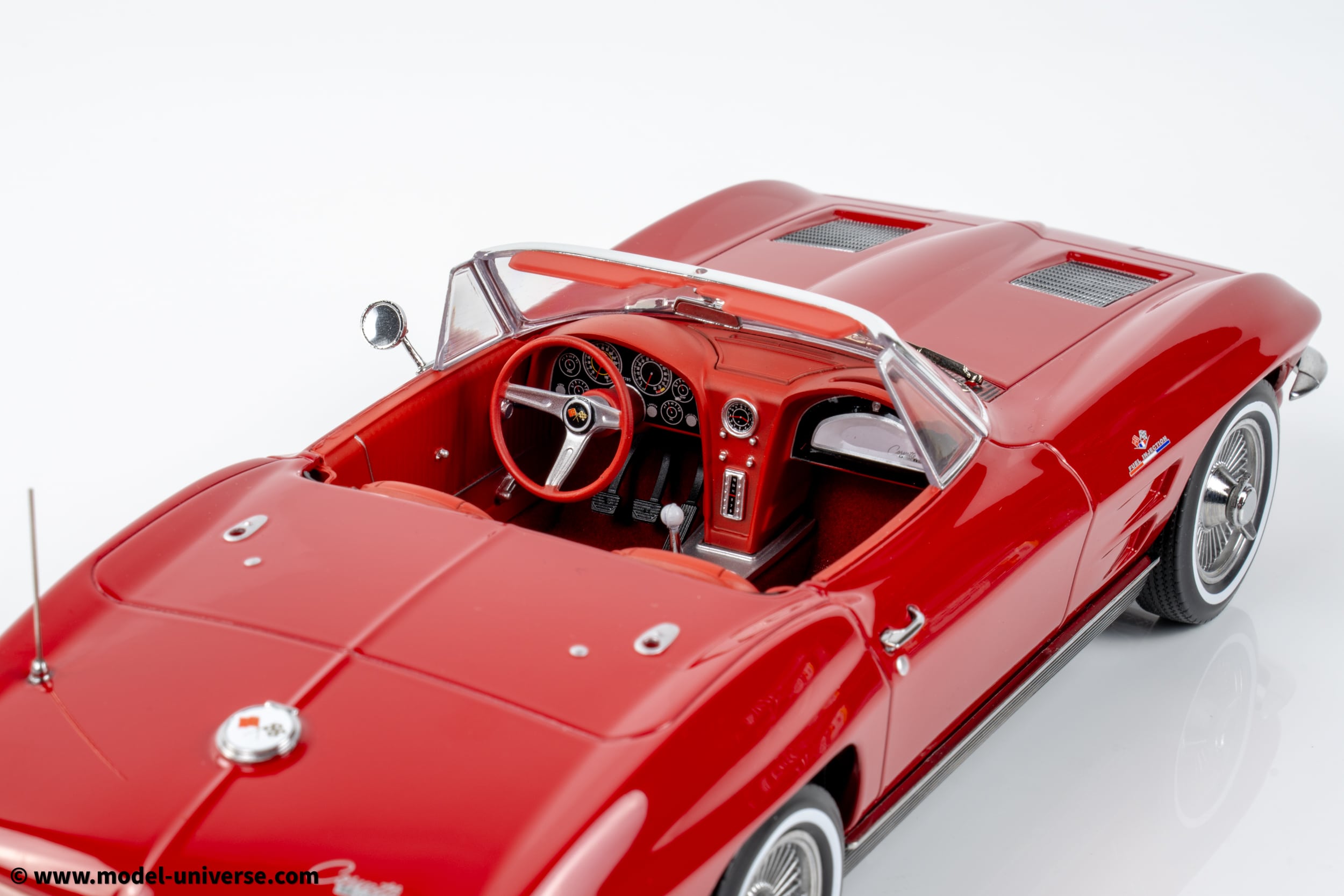 Norev - 1:18 Chevrolet Corvette C2 Sting Ray Cabriolet Riverside Red 1963 (189056) - Diecast Model 14 Norev - 1:18 Chevrolet Corvette C2 Sting Ray Cabriolet Riverside Red 1963 (189056) - Diecast Model