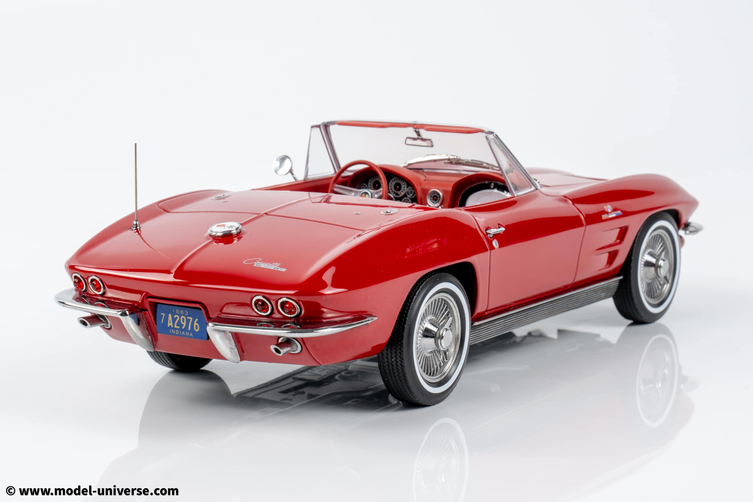 Norev - 1:18 Chevrolet Corvette C2 Sting Ray Cabriolet Riverside Red 1963 (189056) - Diecast Model 12 Norev - 1:18 Chevrolet Corvette C2 Sting Ray Cabriolet Riverside Red 1963 (189056) - Diecast Model