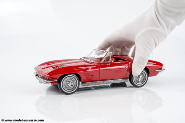 Norev - 1:18 Chevrolet Corvette C2 Sting Ray Cabriolet Riverside Red 1963 (189056) - Diecast Model 18 Norev - 1:18 Chevrolet Corvette C2 Sting Ray Cabriolet Riverside Red 1963 (189056) - Diecast Model