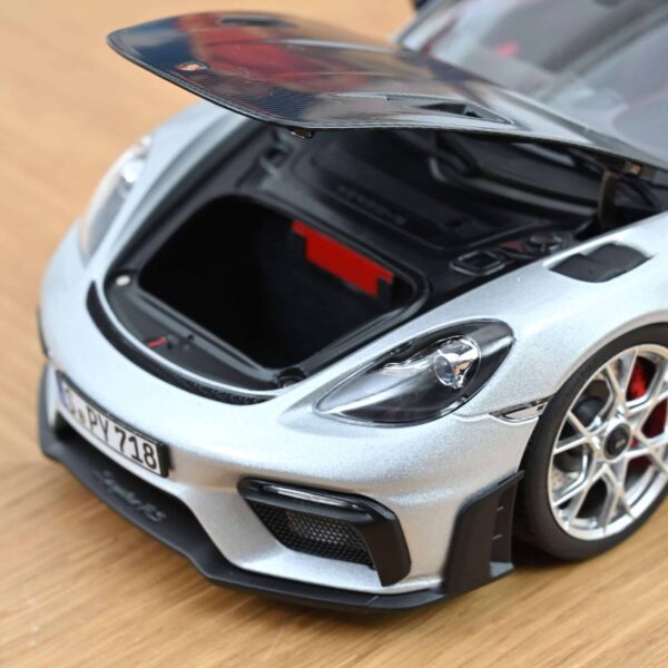Norev - 1:18 Porsche 718 Spyder RS 2023 GT Silver Metallic - Diecast Model 8 Norev - 1:18 Porsche 718 Spyder RS 2023 GT Silver Metallic - Diecast Model