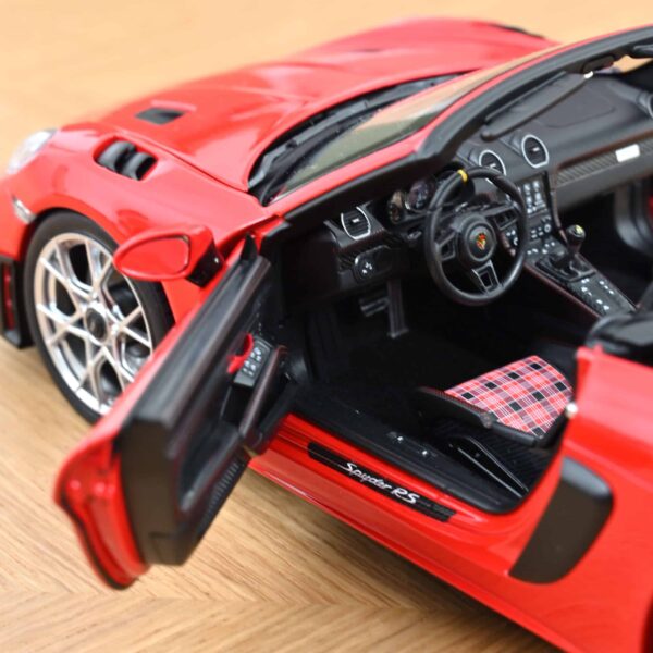 Norev - 1:18 Porsche 718 Spyder RS 2023 Guards Red - Diecast Model 10 Norev - 1:18 Porsche 718 Spyder RS 2023 Guards Red - Diecast Model
