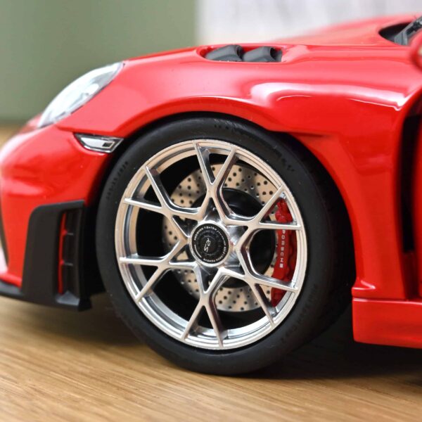 Norev - 1:18 Porsche 718 Spyder RS 2023 Guards Red - Diecast Model 9 Norev - 1:18 Porsche 718 Spyder RS 2023 Guards Red - Diecast Model