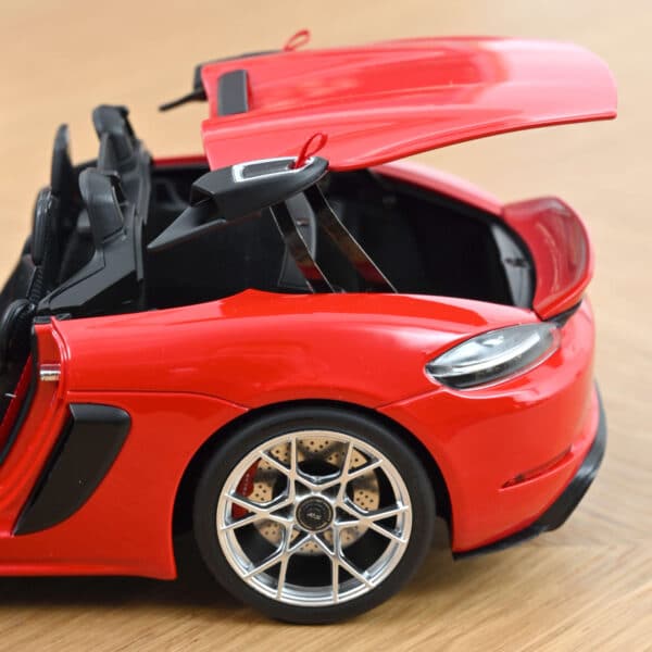 Porsche 718 Spyder RS 2023 Guards Red - 1:18 Scale Diecast Model by Norev