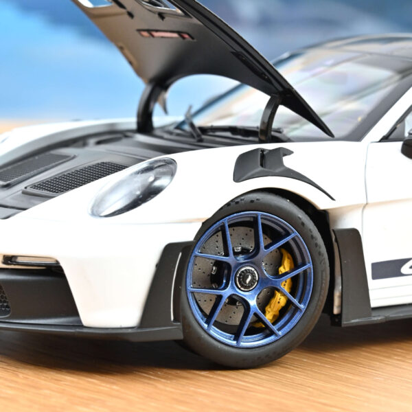 Norev - 1:18 Porsche 911 GT3 RS w/Weissach Pack White Indigo Blue 2022