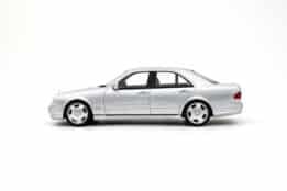 Otto Mobile - 1:18 Mercedes-Benz E55 AMG W210 Brilliant Silver 2001 - 1:18 Scale Limited Edition Resin Model