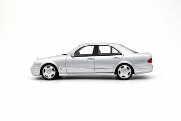 Otto Mobile - 1:18 Mercedes-Benz E55 AMG W210 Brilliant Silver 2001 - 1:18 Scale Limited Edition Resin Model