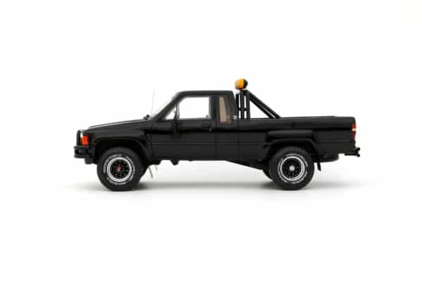 Toyota Hilux SR5 Glossy Black 202 1985 - 1:18 Scale Limited Edition Resin Model by Otto Mobile