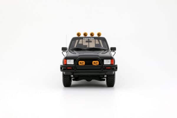 Toyota Hilux SR5 Glossy Black 202 1985 - 1:18 Scale Limited Edition Resin Model by Otto Mobile