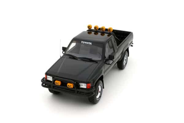 Toyota Hilux SR5 Glossy Black 202 1985 - 1:18 Scale Limited Edition Resin Model by Otto Mobile