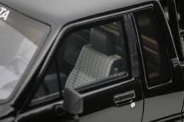 Toyota Hilux SR5 Glossy Black 202 1985 - 1:18 Scale Limited Edition Resin Model by Otto Mobile