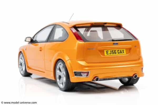 Otto Mobile - 1:18 Ford Focus Mk.2 ST 2.5 Electric Orange 2006 UK RHD Special - Limited Edition Resin Model