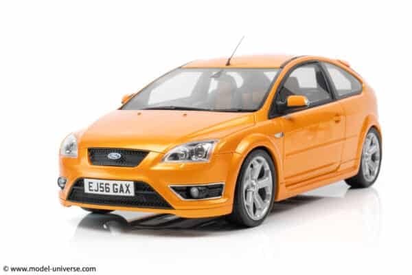 Otto Mobile - 1:18 Ford Focus Mk.2 ST 2.5 Electric Orange 2006 UK RHD Special - Limited Edition Resin Model