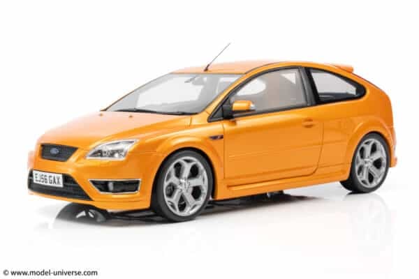 Otto Mobile - 1:18 Ford Focus Mk.2 ST 2.5 Electric Orange 2006 UK RHD Special - Limited Edition Resin Model