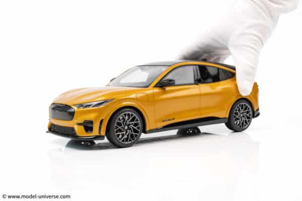 Otto Mobile 1:18 Ford Mustang Mach-E GT Performance Cyber Orange 2021 (OT983)
