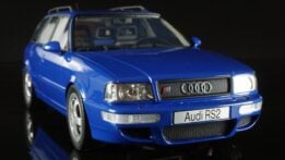 Otto Mobile 1:12 Audi Avant RS2 Blue 1994 (G075)