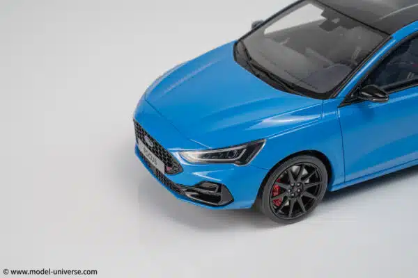 1:18 Ford Focus ST Edition Azure Blue 2022 - Limited Edition Resin Model by Otto Mobile