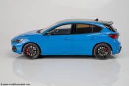 1:18 Ford Focus ST Edition Azure Blue 2022 - Limited Edition Resin Model by Otto Mobile