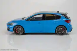 1:18 Ford Focus ST Edition Azure Blue 2022 - Limited Edition Resin Model by Otto Mobile