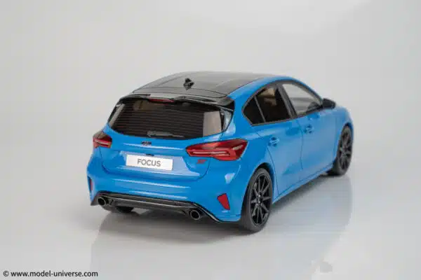 1:18 Ford Focus ST Edition Azure Blue 2022 - Limited Edition Resin Model by Otto Mobile