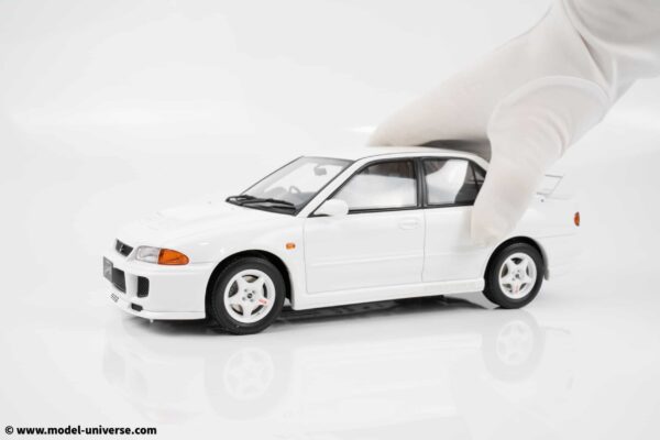 Otto Mobile - 1:18 Mitsubishi Lancer Evo III Scotia White 1995 - Limited Edition Resin Model 12 Otto Mobile - 1:18 Mitsubishi Lancer Evo III Scotia White 1995 - Limited Edition Resin Model