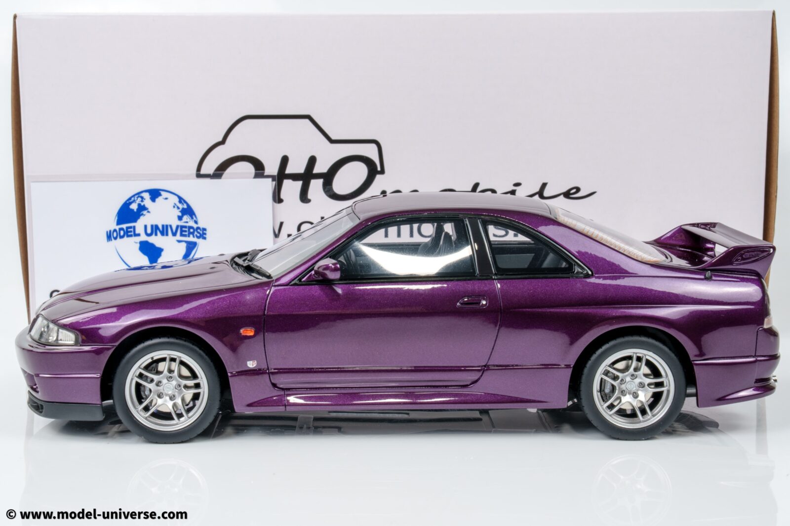 Otto Mobile - 1:18 Nissan Skyline GT-R R33 V-Spec Midnight Purple