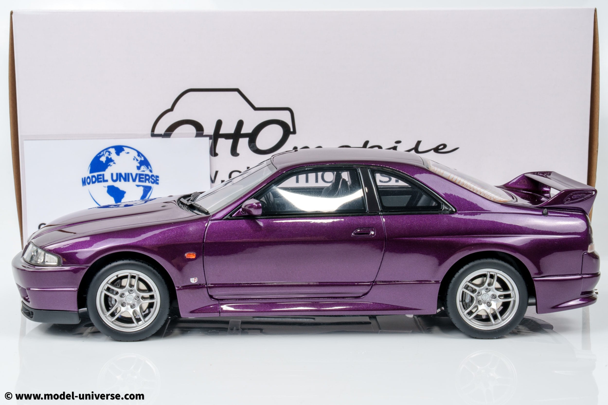Otto Mobile - 1:18 Nissan Skyline GT-R R33 V-Spec Midnight Purple