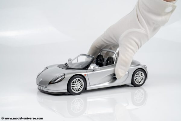 Otto Mobile - 1:18 Renault Spider Titan Grey 1999 - Limited Edition Resin Model 8 Otto Mobile - 1:18 Renault Spider Titan Grey 1999 - Limited Edition Resin Model