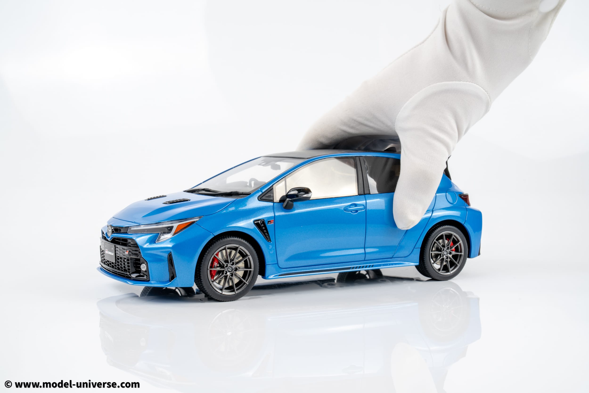 Otto Mobile - 1:18 Toyota Corolla GR Circuit Edition Flame Blue