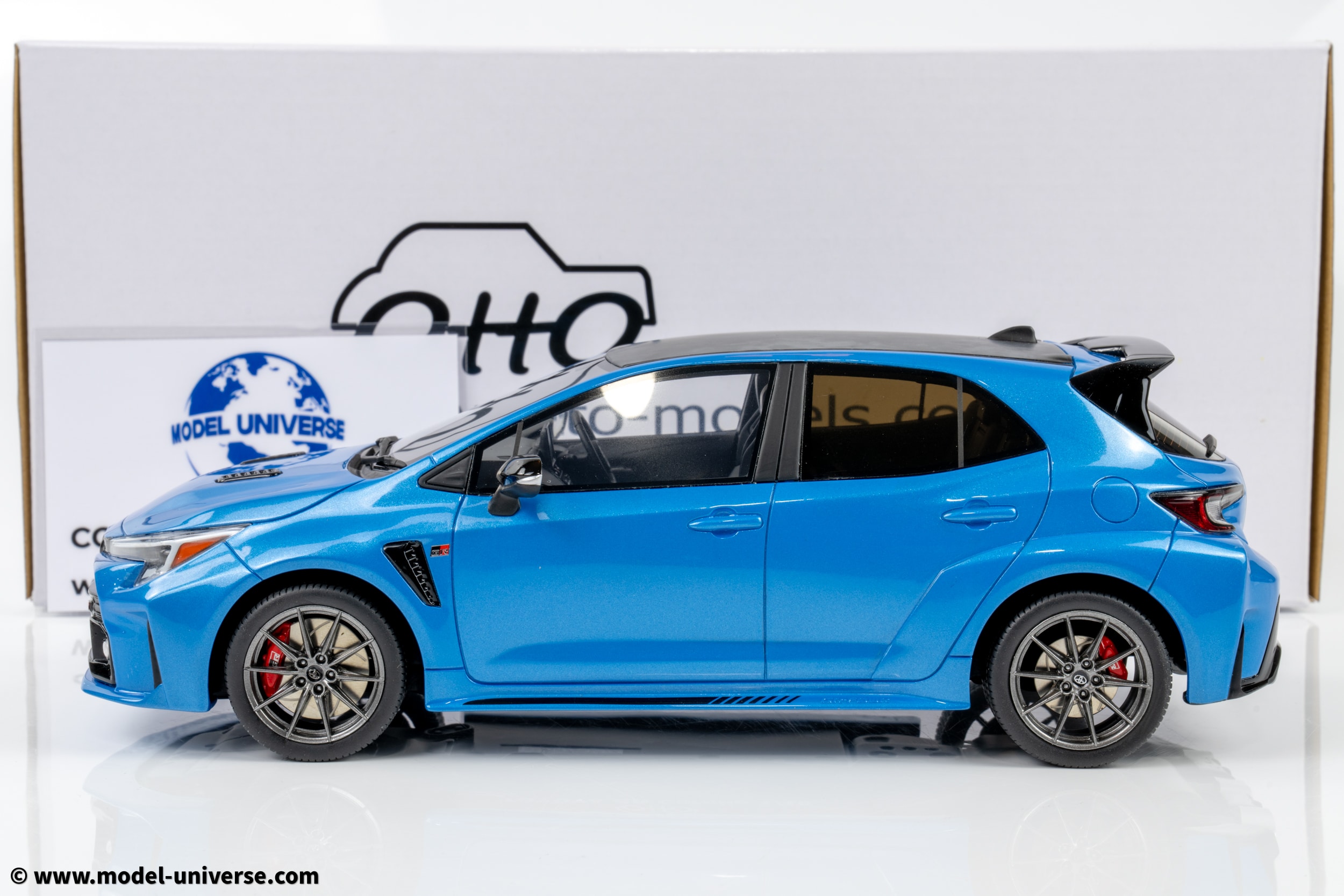 Otto Mobile - 1:18 Toyota Corolla GR Circuit Edition Flame Blue 2022 - Limited Edition Resin Model 4 Otto Mobile - 1:18 Toyota Corolla GR Circuit Edition Flame Blue 2022 - Limited Edition Resin Model