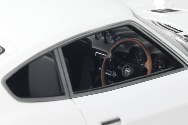 Otto Mobile 1:18 Pandem Nissan Fairlady Z Coupe White 2015 (OT1167) Limited Edition Resin Model 16 Otto Mobile 1:18 Pandem Nissan Fairlady Z Coupe White 2015 (OT1167) Limited Edition Resin Model