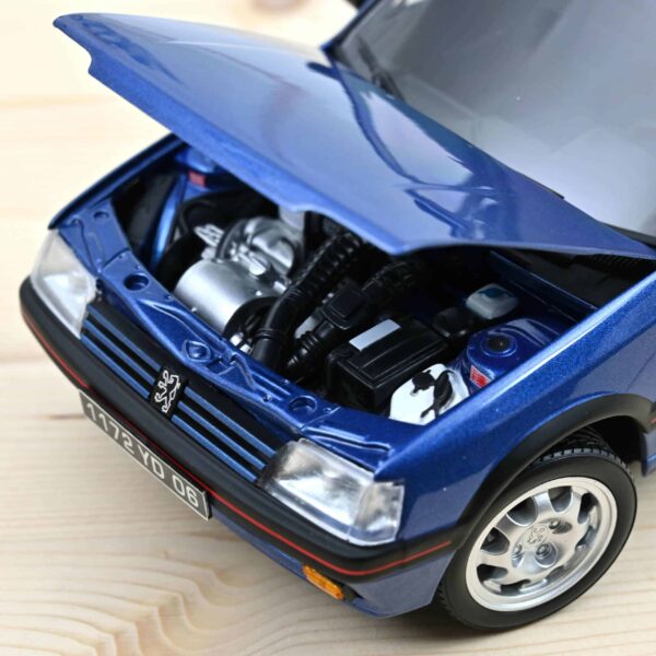 Norev - 1:18 Peugeot 205 GTi 1.9 w/sunroof Miami Blue 1992