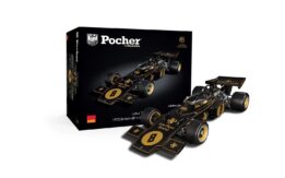 1:8 Lotus 72D No.8 Emerson Fittipaldi Winner 1972 British GP - Diecast Pre-Painted Model Kit - Pocher