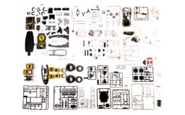 1:8 Lotus 72D No.8 Emerson Fittipaldi Winner 1972 British GP - Diecast Pre-Painted Model Kit - Pocher