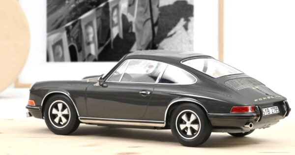 Norev - 1:12 Porsche 911 S 1970 Slate Grey