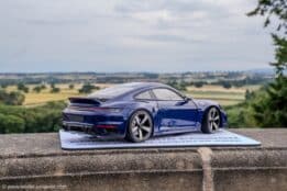 Minichamps - 1:18 Porsche 911 Sport Classic 2022 Dark Blue Metallic - Diecast Model (Full Openings)