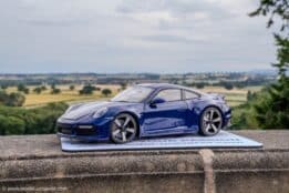 Minichamps - 1:18 Porsche 911 Sport Classic 2022 Dark Blue Metallic - Diecast Model (Full Openings)