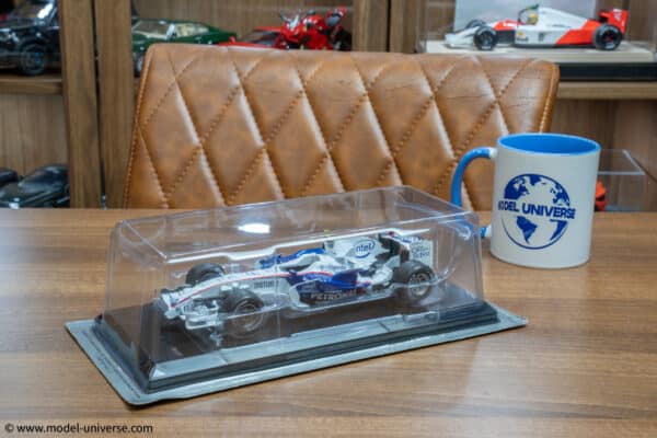 1:24 BMW Sauber F1.08 No.4 Robert Kubica 2008 - Diecast Model