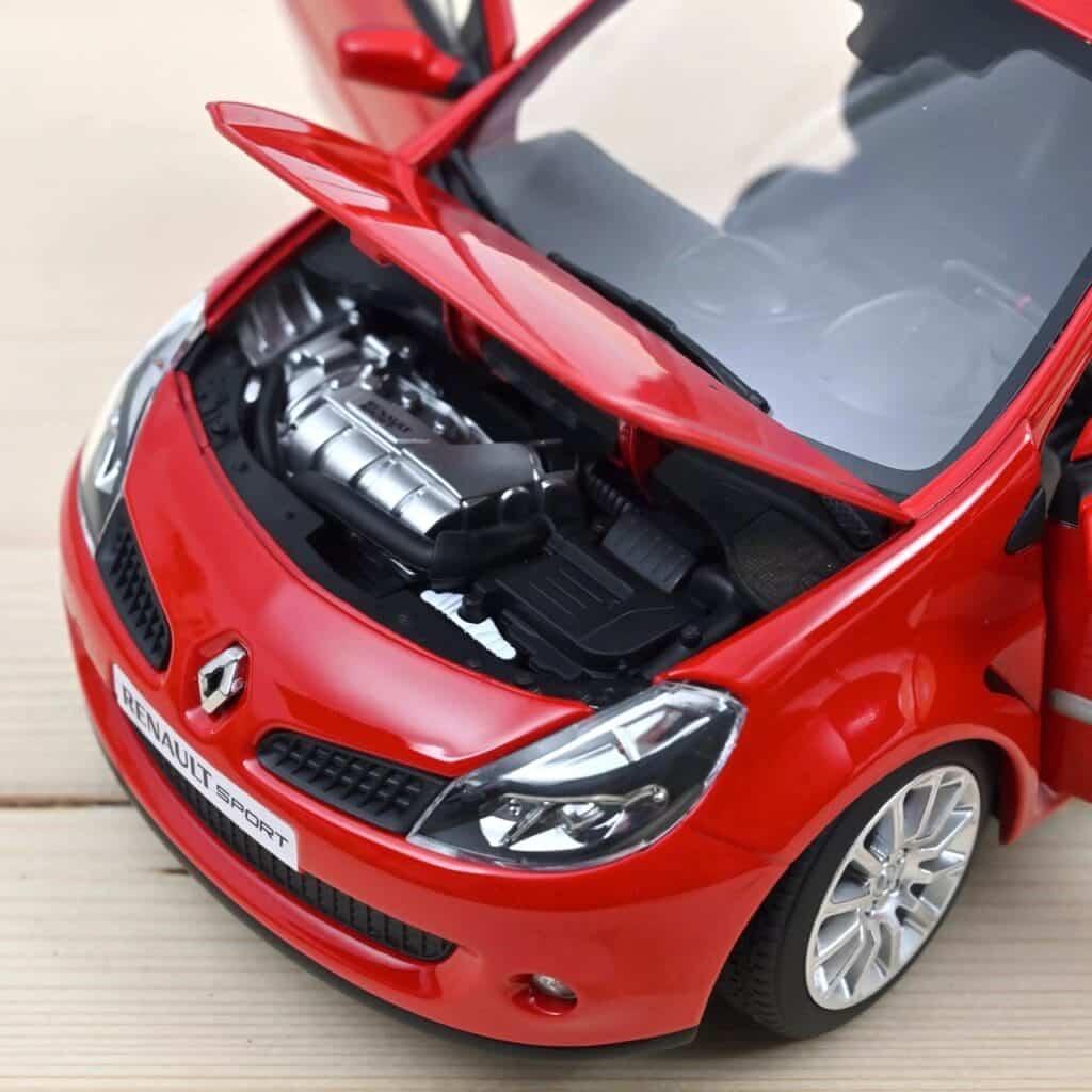 Renault Clio RS 2006 rot 1/18 Norev NEUHEIT (Neu und originalverpackt) in Oberrüti für CHF 31