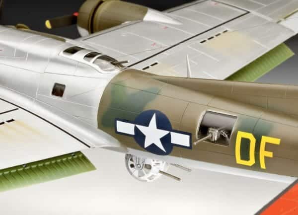 revell 04283 boeing b17g flying fortress model kit image5