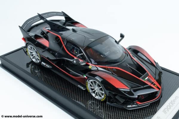 Runner - 1:18 Ferrari FXX-K EVO Black / Red - Limited Edition Resin Model