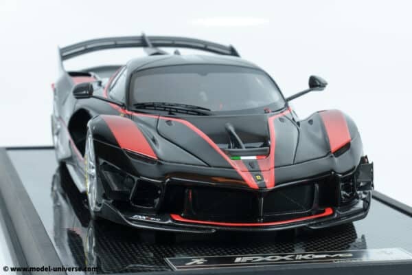 Runner - 1:18 Ferrari FXX-K EVO Black / Red - Limited Edition Resin Model