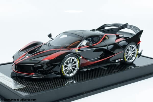 Runner - 1:18 Ferrari FXX-K EVO Black / Red - Limited Edition Resin Model