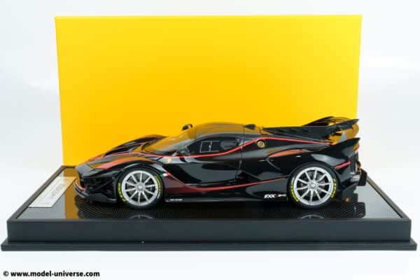 Runner - 1:18 Ferrari FXX-K EVO Black / Red - Limited Edition Resin Model