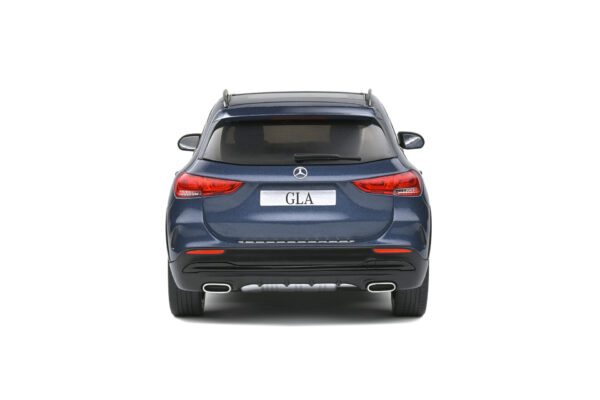 Solido Mercedes GLA AMG Line 1:18 scale diecast model car S1805203