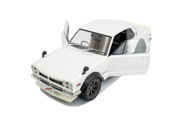 Solido 1:18 Nissan Skyline (C10) Hakosuka Solido Works Pearl White 1970 (S1813001) Diecast Model 9 Solido 1:18 Nissan Skyline (C10) Hakosuka Solido Works Pearl White 1970 (S1813001) Diecast Model