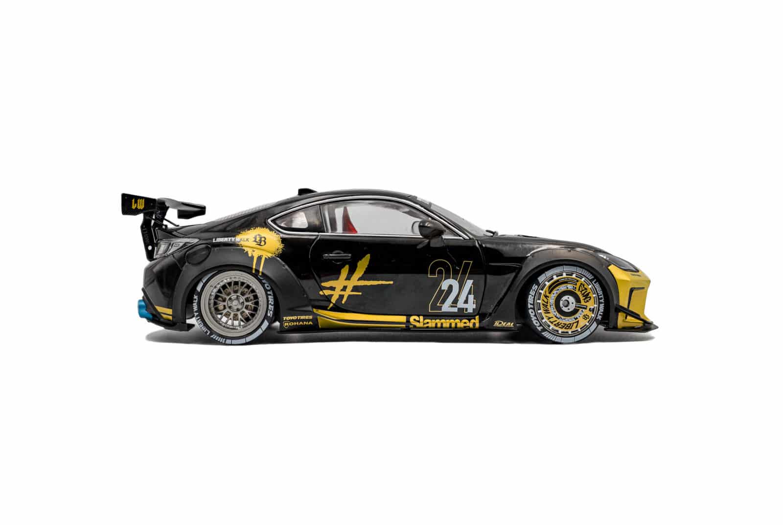 Solido 1:18 Toyota GR86 Liberty Walk Body Kit 2024 Black & Gold