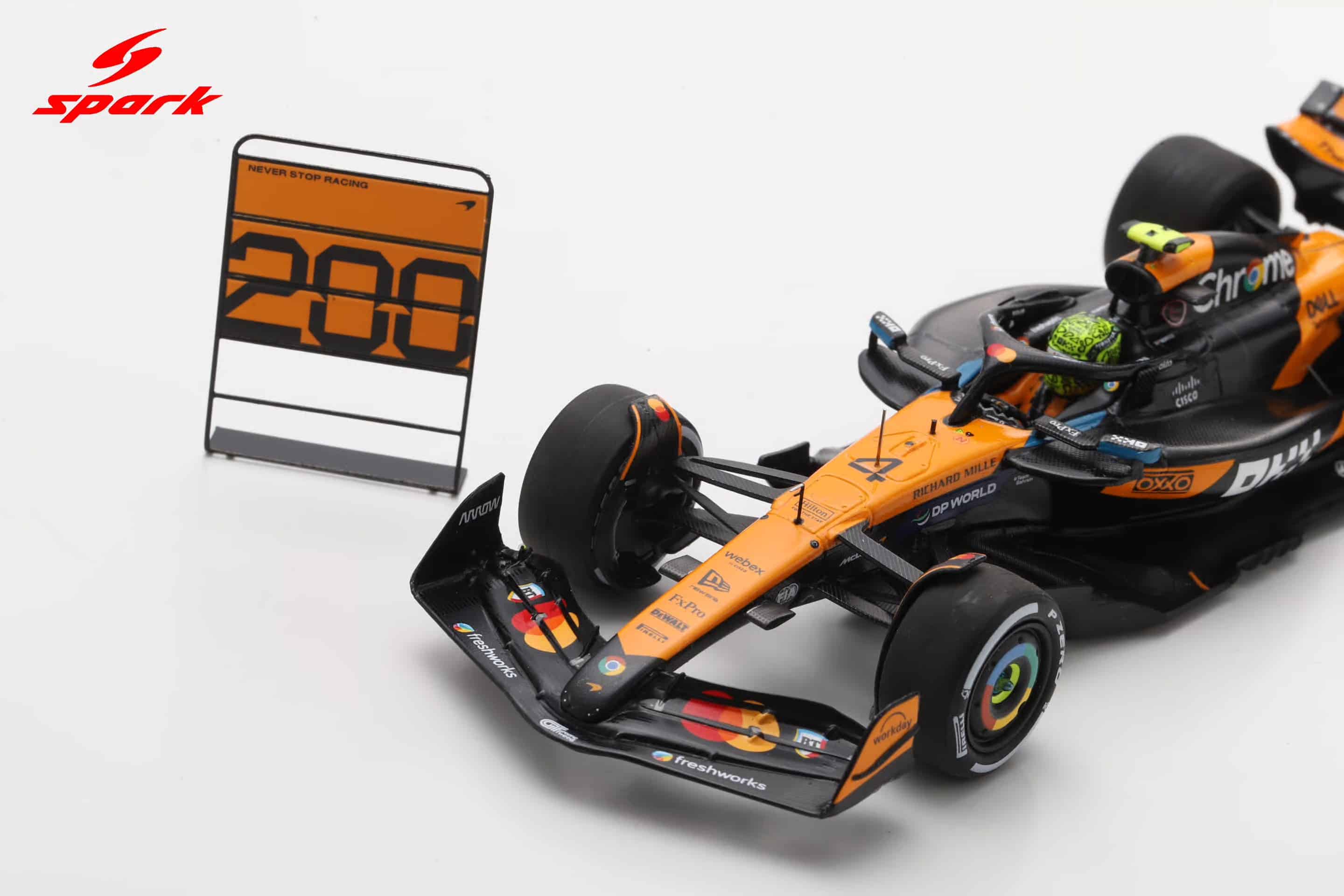 Spark 1:43 McLaren MCL39 No.4 McLaren Formula 1 Team Winner Hungarian GP 2025 Lando Norris McLaren 200GP (with pit board) (S9640) Resin Model 2 Spark 1:43 McLaren MCL39 No.4 McLaren Formula 1 Team Winner Hungarian GP 2025 Lando Norris McLaren 200GP (with pit board) (S9640) Resin Model - Image 2